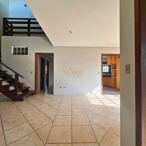 Casa, 6 dormitórios, 1 suíte, 4 vagas no bairro Stan em Torres para Comprar