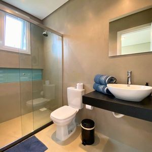 Casa de Condomínio, 4 dormitórios, 4 suítes, 2 vagas no Condomínio Ilhas Park em Torres para Comprar