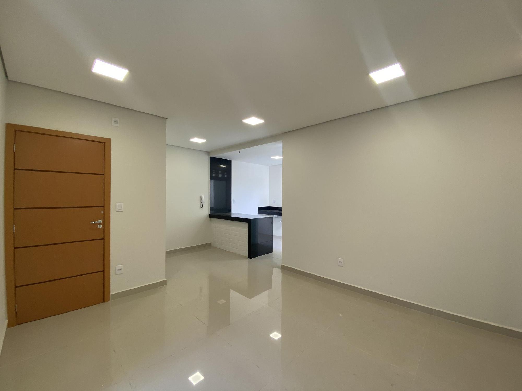 Apartamento à venda com 3 quartos, 95m² - Foto 1