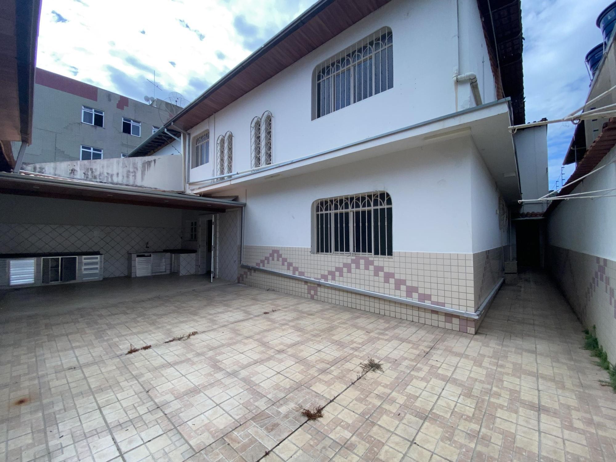 Casa para alugar com 7 quartos, 360m² - Foto 15