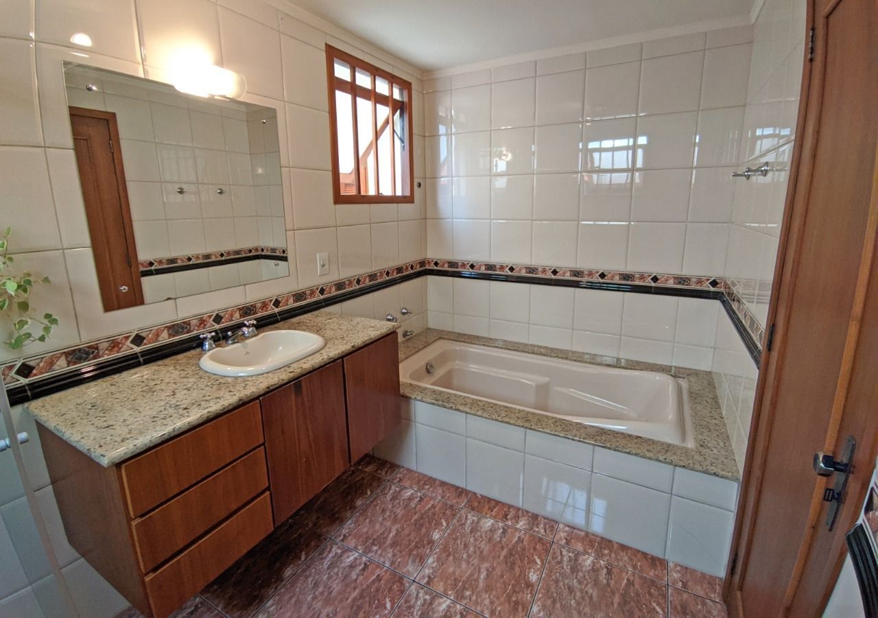 Apartamento à venda com 3 quartos, 244m² - Foto 11