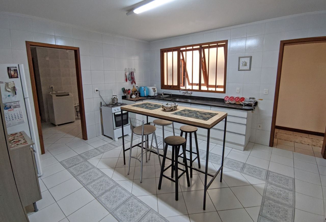 Apartamento à venda com 3 quartos, 244m² - Foto 13