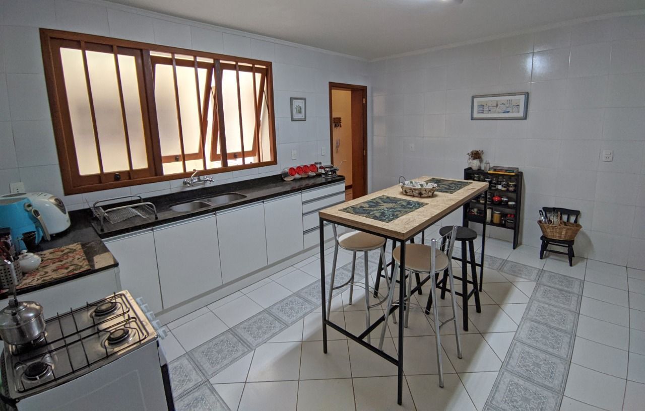 Apartamento à venda com 3 quartos, 244m² - Foto 32