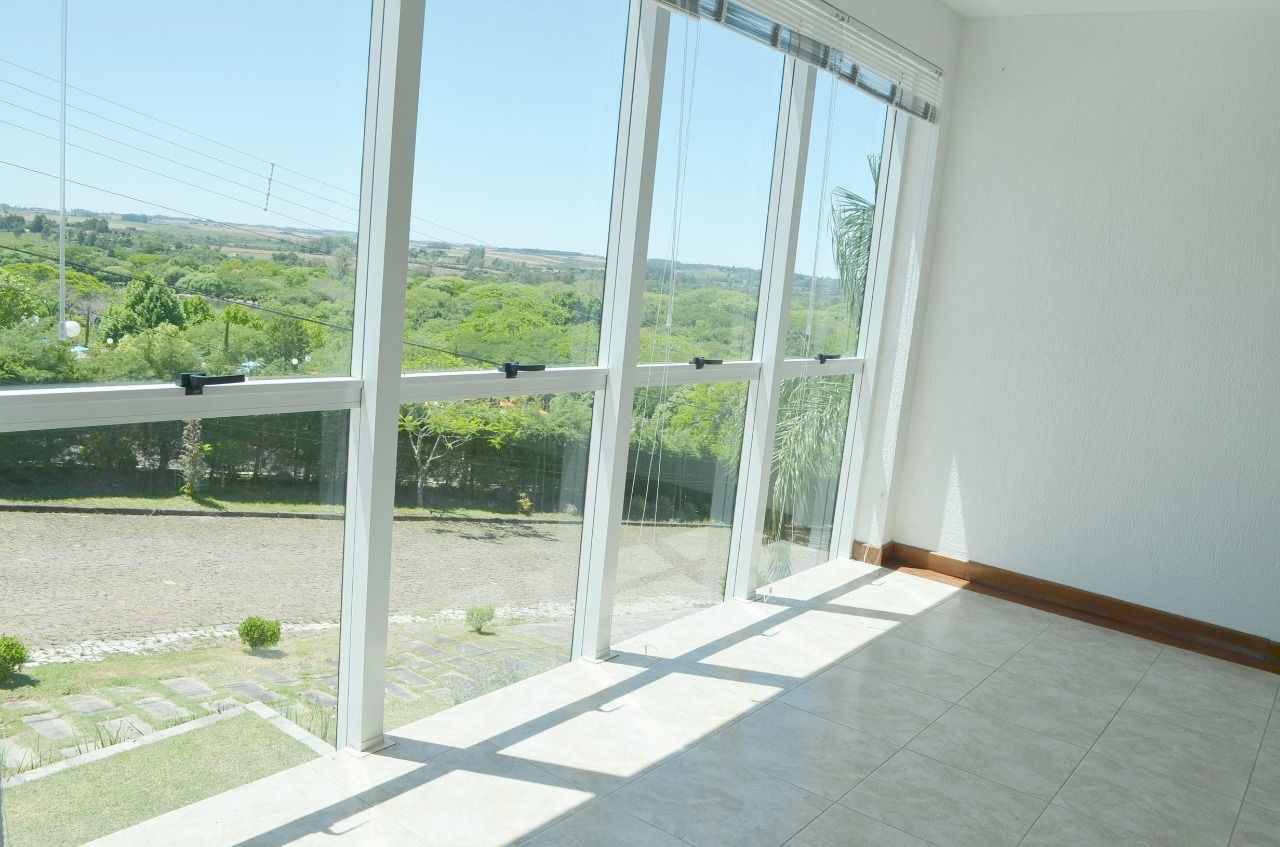 Casa à venda com 3 quartos, 274m² - Foto 4