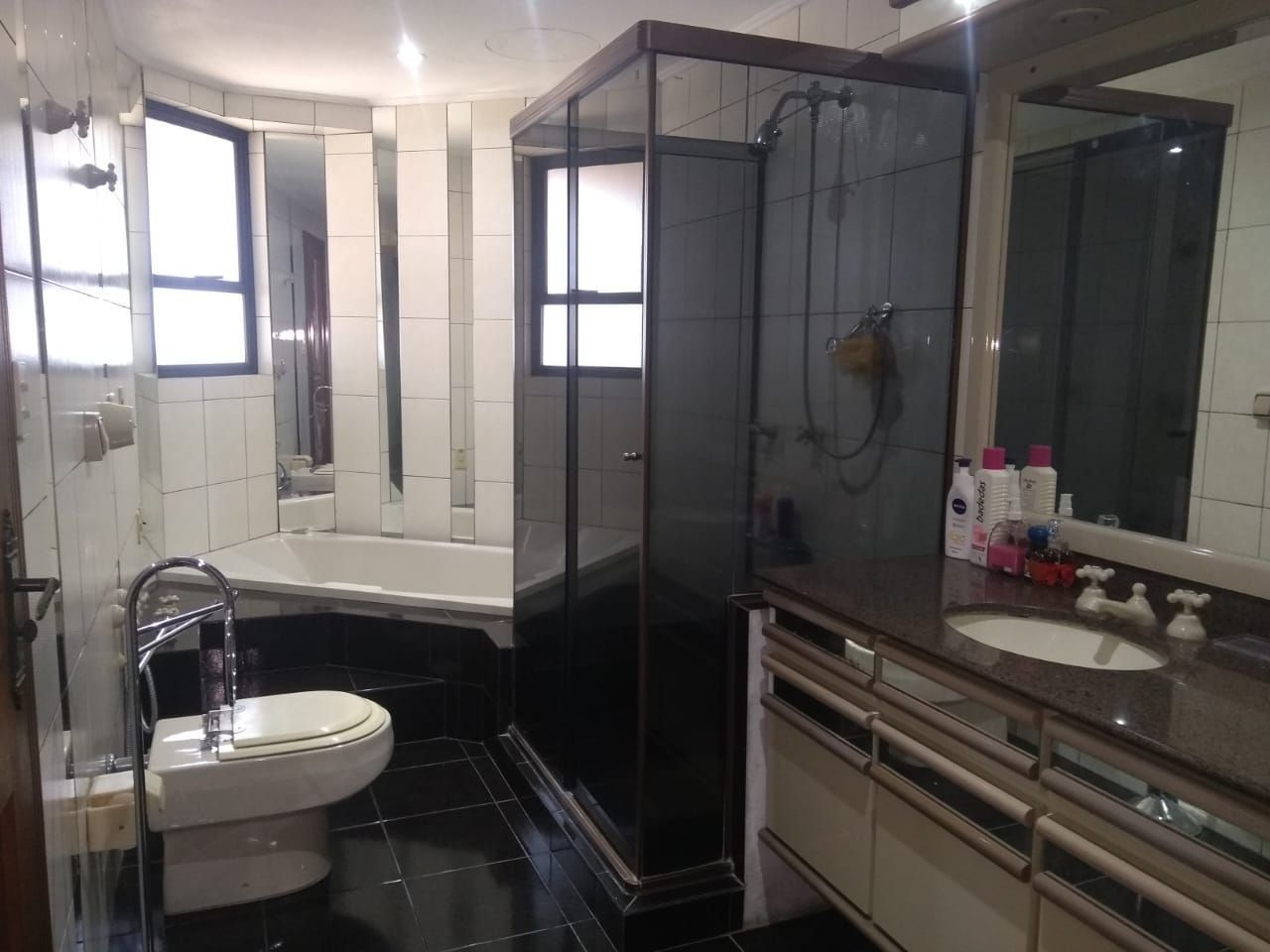 Apartamento à venda com 4 quartos, 187m² - Foto 13