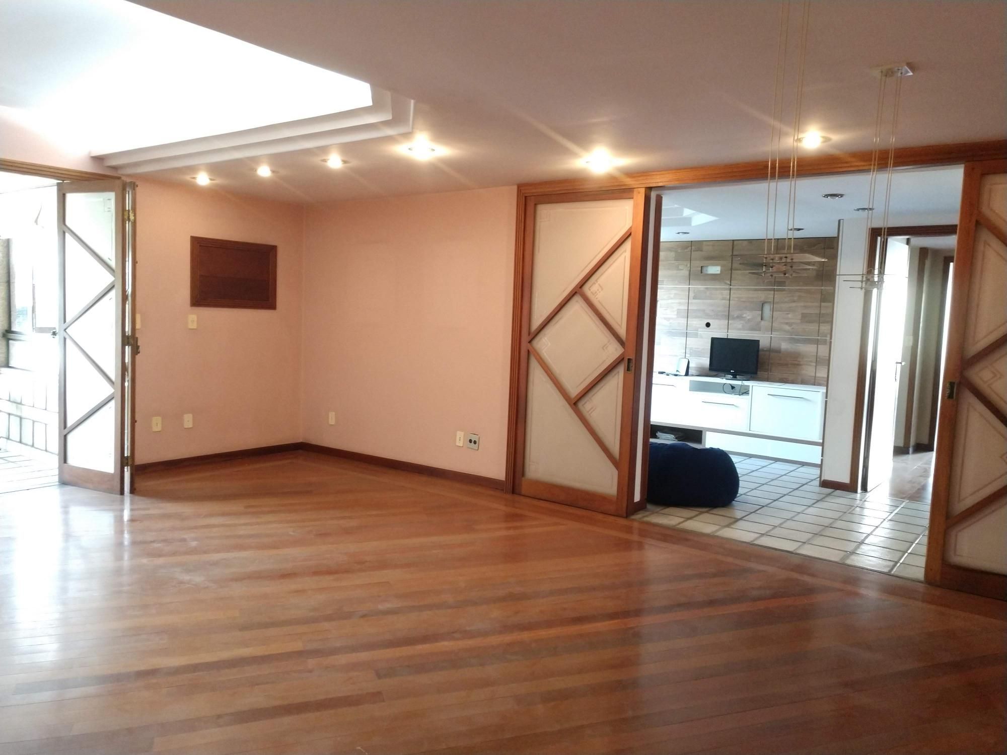 Apartamento à venda com 4 quartos, 187m² - Foto 1