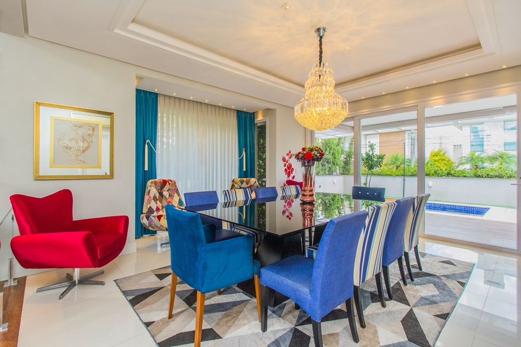 Casa com 209m², 4 dormitórios no bairro Igara em Canoas para Comprar