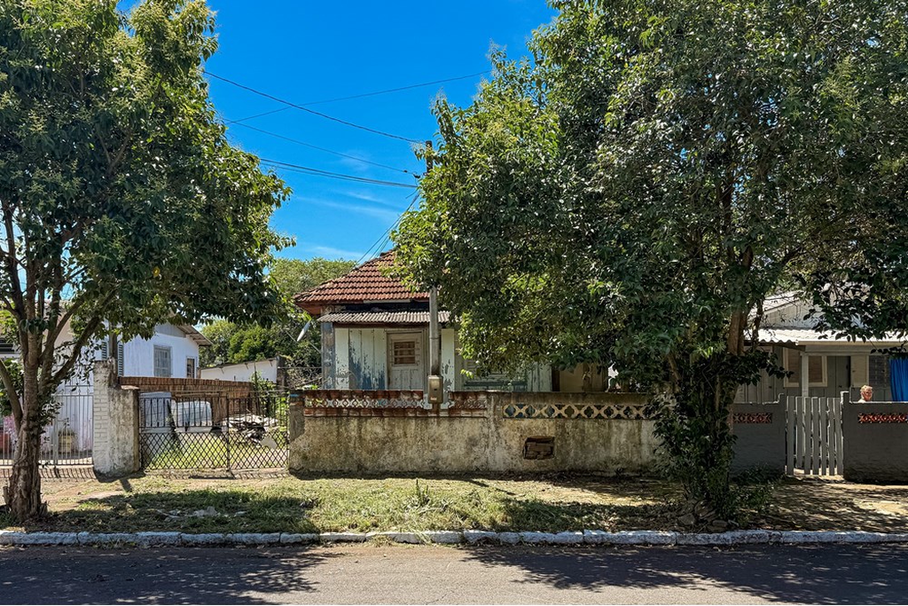 Terreno com 300m² no bairro Nossa Senhora das Graças em Canoas para Comprar