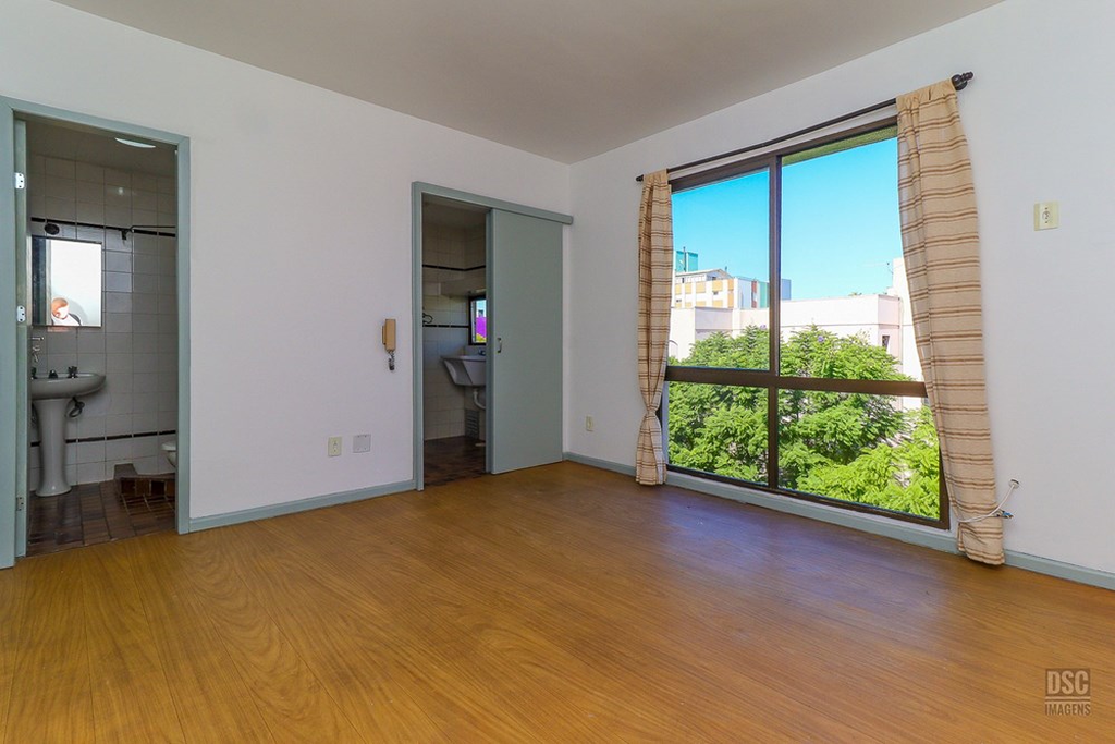 Apartamento com 26m², 1 dormitório no bairro Santana em Porto Alegre para Comprar