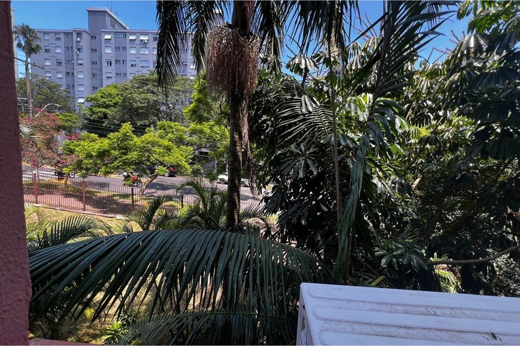 Apartamento com 58m², 2 dormitórios no bairro Jardim Itu Sabará em Porto Alegre para Comprar