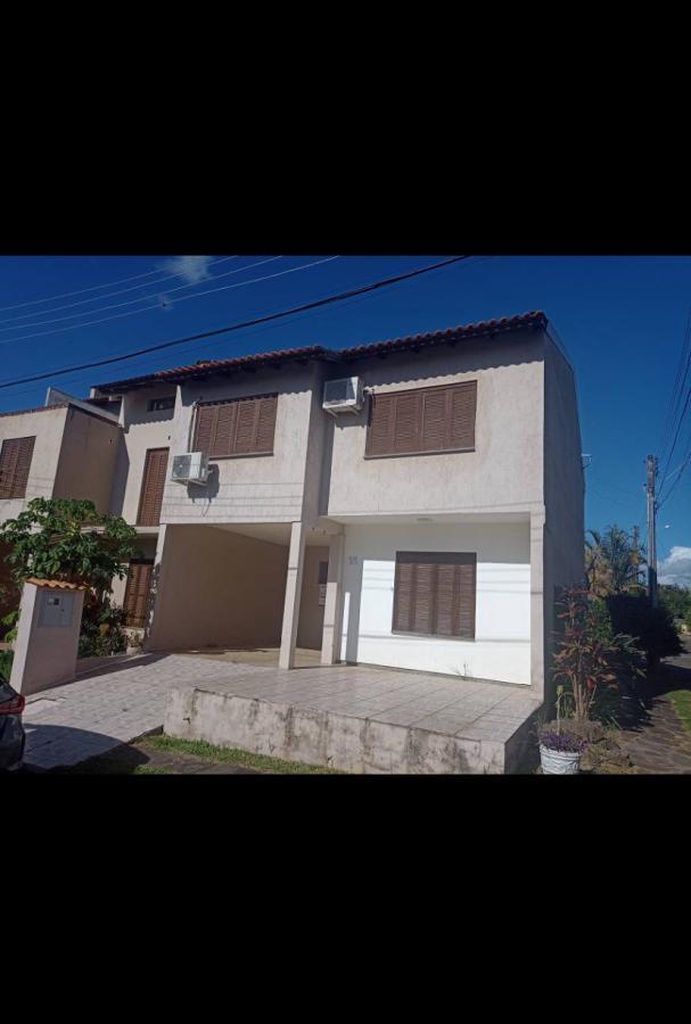 Casa com 196m², 4 dormitórios no bairro Guarujá em Porto Alegre para Comprar