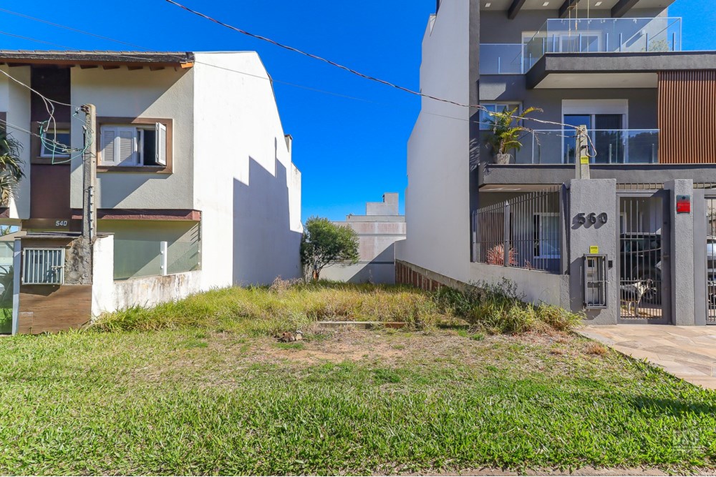 Terreno com 224m² no bairro Guarujá em Porto Alegre para Comprar