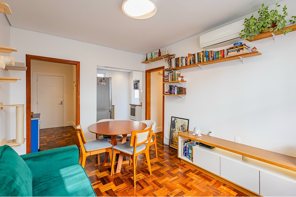 Apartamento com 76m², 2 dormitórios no bairro Petrópolis em Porto Alegre para Comprar