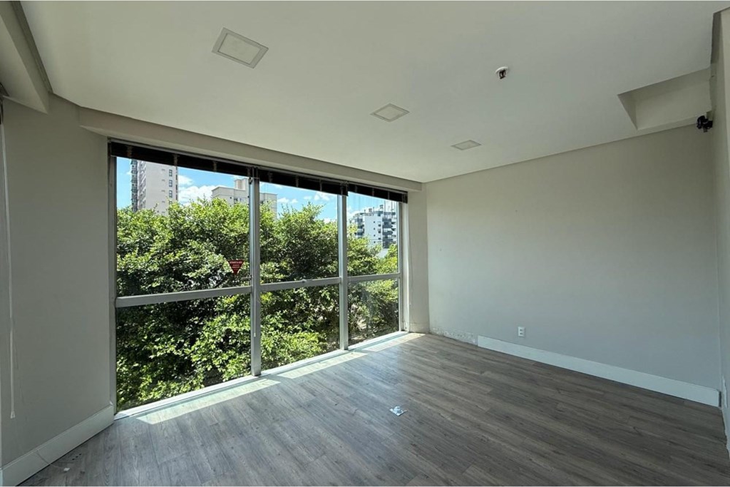 Sala Comercial com 43m² no bairro Higienópolis em Porto Alegre para Comprar