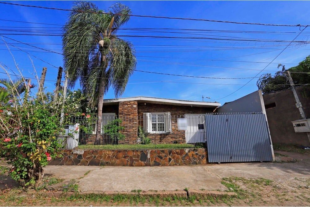 Casa com 54m², 3 dormitórios no bairro Rubem Berta em Porto Alegre para Comprar