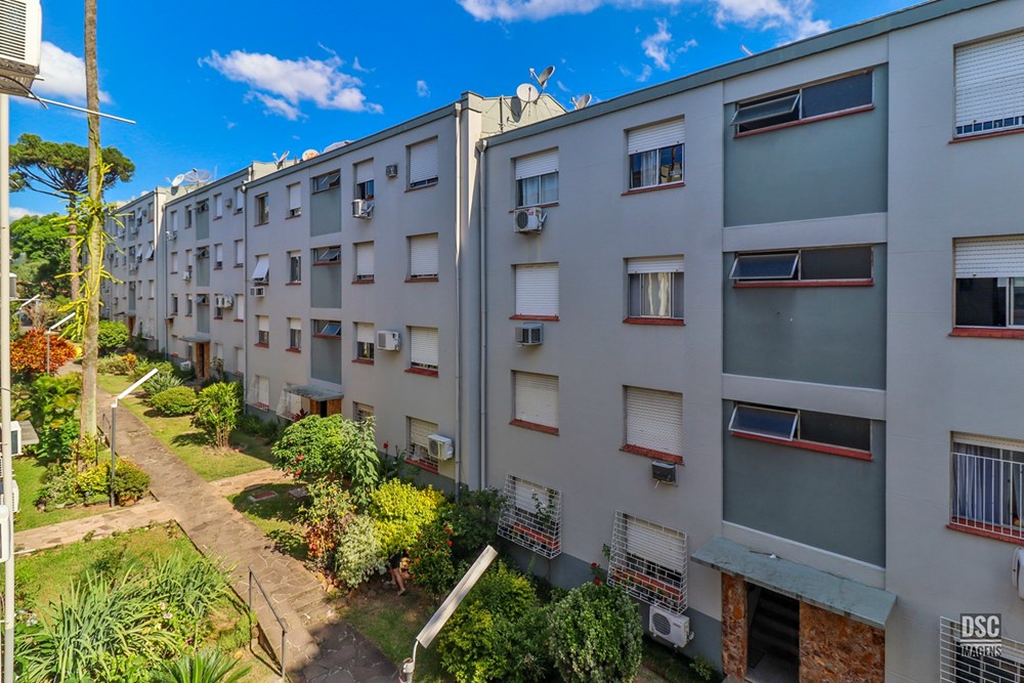 Apartamento com 49m², 2 dormitórios no bairro Jardim Itu Sabará em Porto Alegre para Comprar