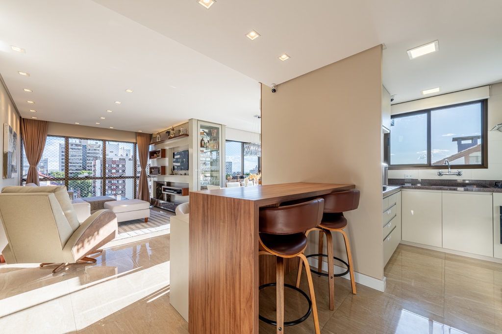 Apartamento com 86m², 2 dormitórios no bairro Rio Branco em Porto Alegre para Comprar