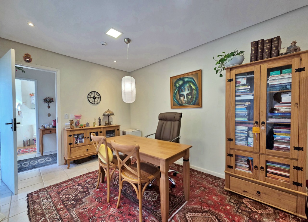 Sala Comercial com 29m² no bairro Moinhos de Vento em Porto Alegre para Comprar