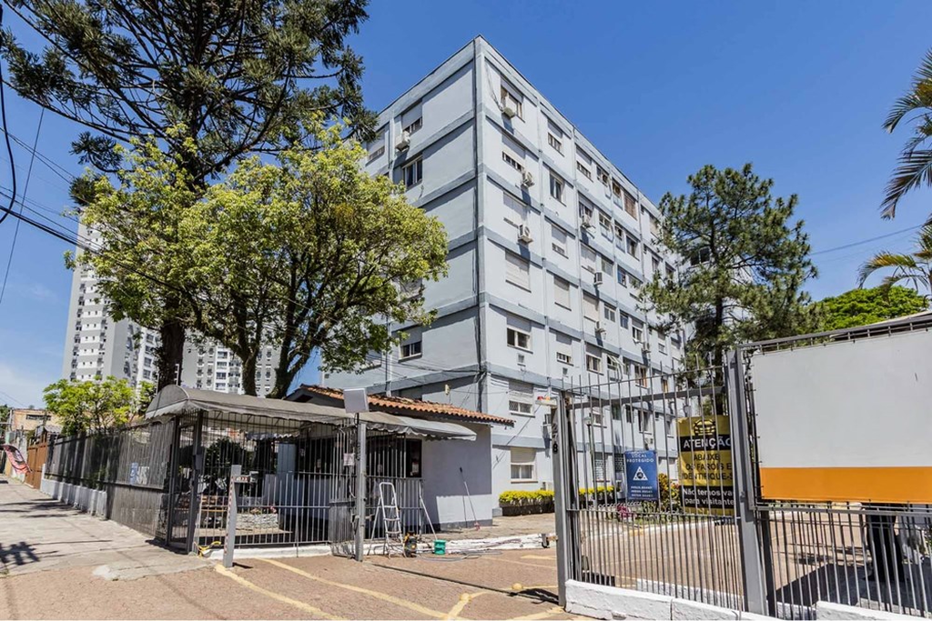 Apartamento com 70m², 3 dormitórios no bairro Partenon em Porto Alegre para Comprar
