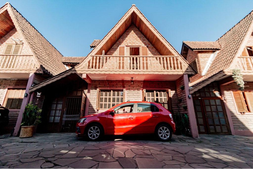 Casa de Condomínio com 134m², 3 dormitórios no bairro Glória em Porto Alegre para Comprar