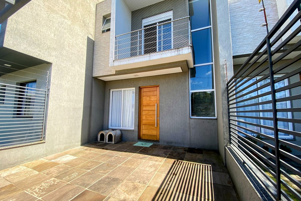 Casa com 97m², 3 dormitórios no bairro Liberdade em Esteio para Comprar