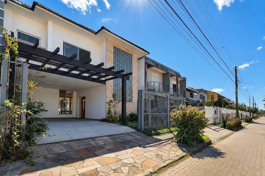 Casa de Condomínio com 250m², 5 dormitórios no bairro Hípica em Porto Alegre para Comprar