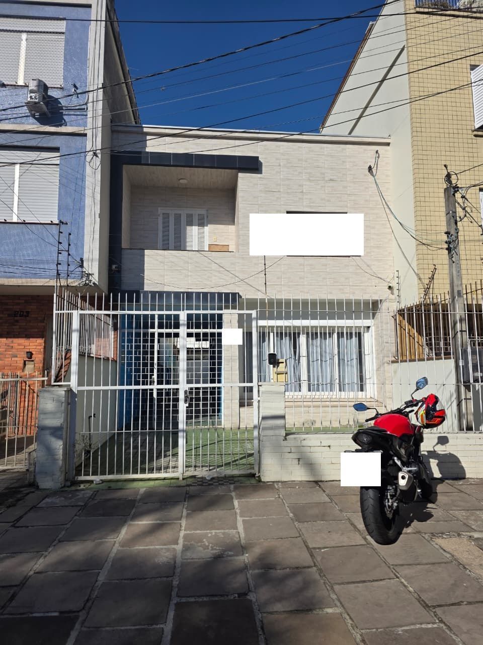 Casa, 3 dormitórios no bairro Floresta em Porto Alegre para Comprar