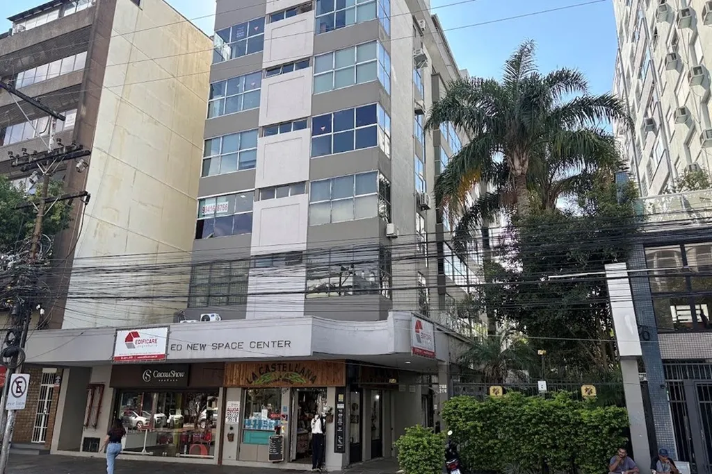 Sala Comercial com 28m² no bairro Floresta em Porto Alegre para Comprar