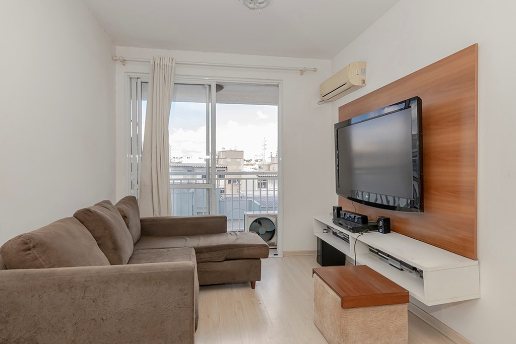 Apartamento com 59m², 2 dormitórios no bairro Cristo Redentor em Porto Alegre para Comprar