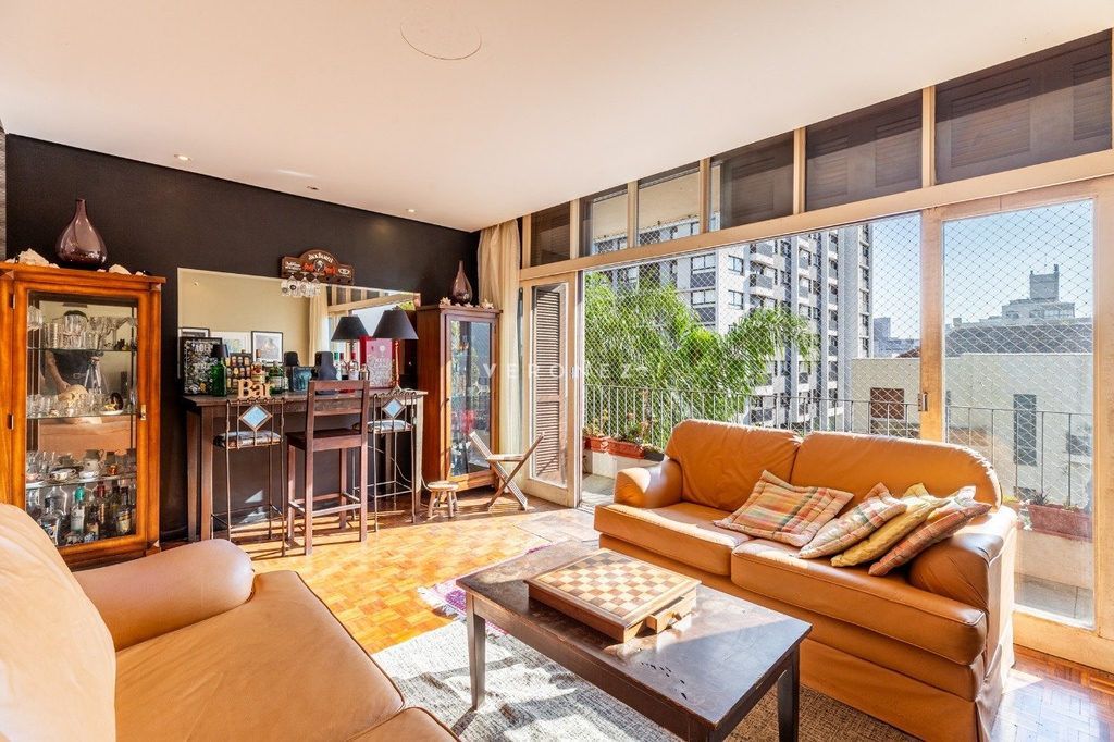 Apartamento com 221m², 3 dormitórios no bairro Rio Branco em Porto Alegre para Comprar