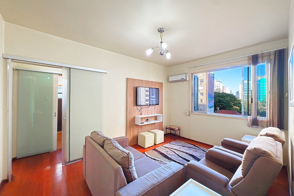Apartamento com 60m², 2 dormitórios no bairro Centro Histórico em Porto Alegre para Comprar