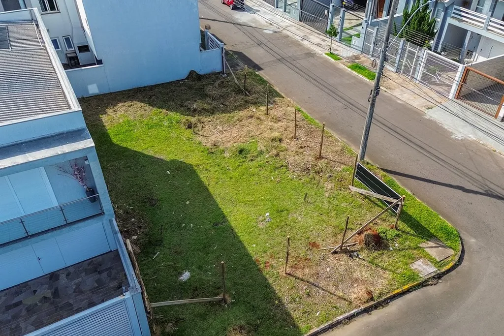 Terreno com 238m² no bairro Mont Serrat em Canoas para Comprar