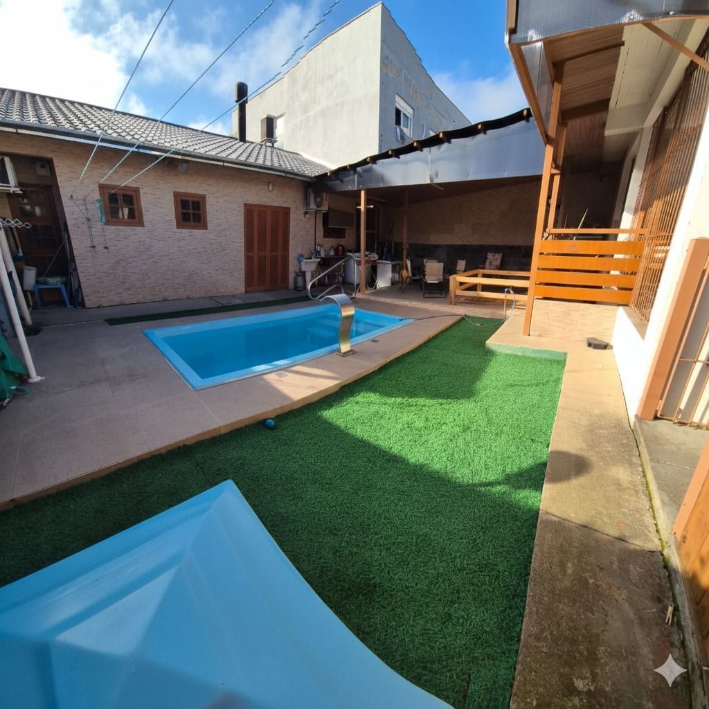 Casa à venda com 5 quartos, 149m² - Foto 2