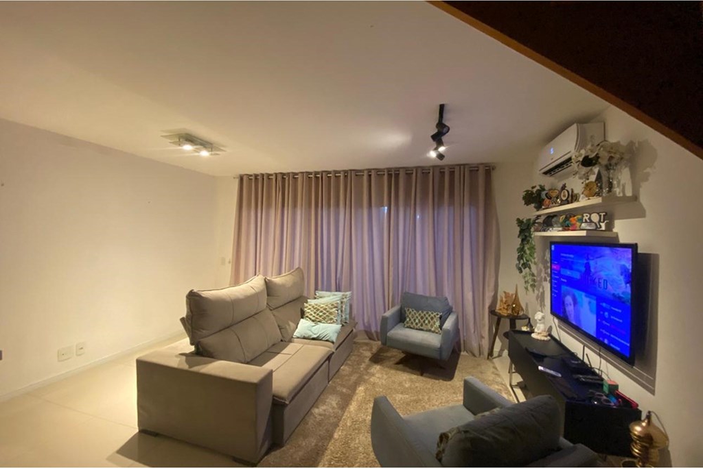 Casa de Condomínio com 100m², 3 dormitórios no bairro Lomba do Pinheiro em Porto Alegre para Comprar