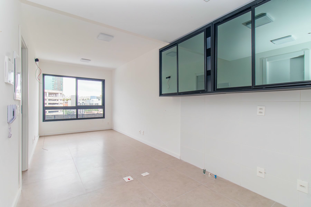 Apartamento com 44m², 1 dormitório no bairro Azenha em Porto Alegre para Comprar