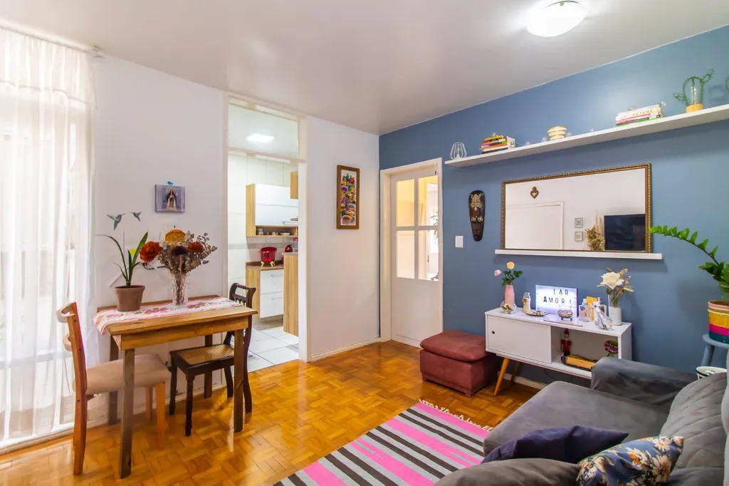 Apartamento com 60m², 2 dormitórios no bairro Rio Branco em Porto Alegre para Comprar