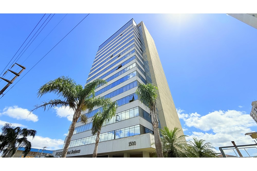 Sala Comercial com 48m² no bairro São Geraldo em Porto Alegre para Comprar