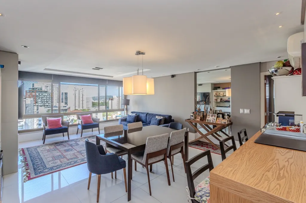 Apartamento com 123m², 3 dormitórios no bairro Petrópolis em Porto Alegre para Comprar