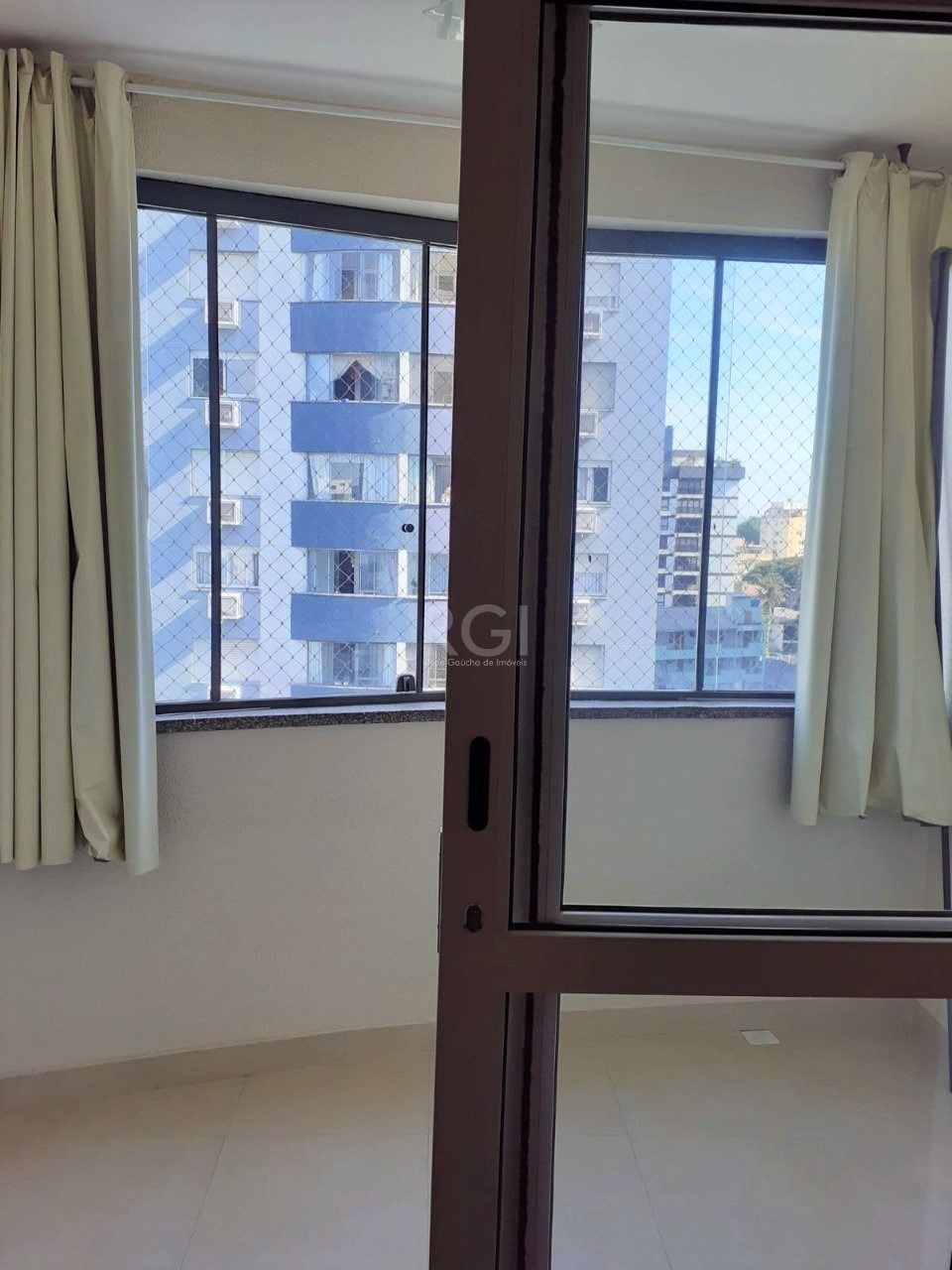 Apartamento à venda com 3 quartos, 82m² - Foto 1