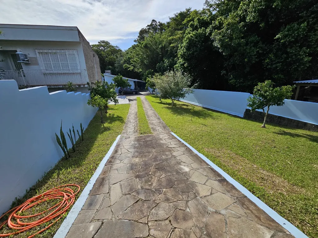Casa com 87m², 2 dormitórios no bairro Espírito Santo em Porto Alegre para Comprar