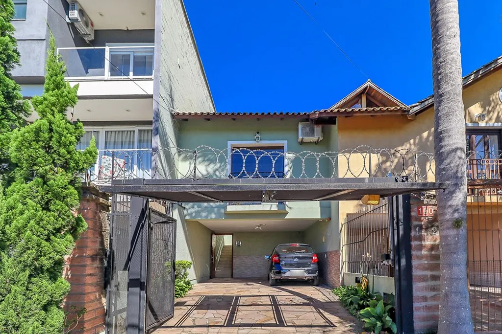 Casa com 155m², 3 dormitórios no bairro Sarandi em Porto Alegre para Comprar