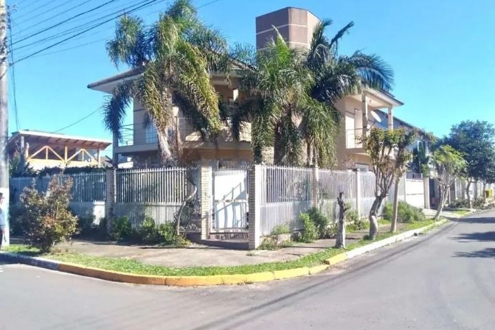 Casa com 1050m², 3 dormitórios no bairro Parque da Matriz em Cachoeirinha para Comprar