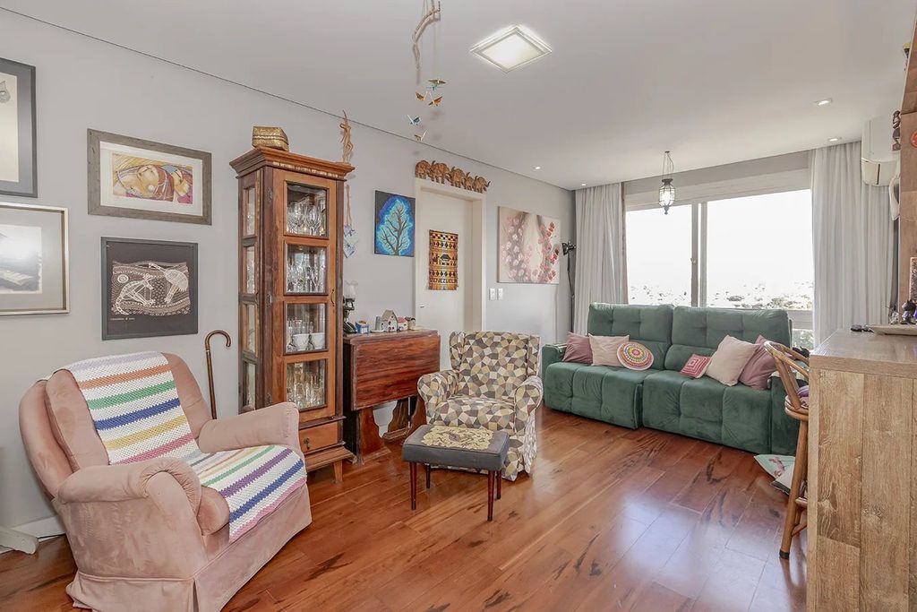 Apartamento com 71m², 2 dormitórios no bairro Camaquã em Porto Alegre para Comprar