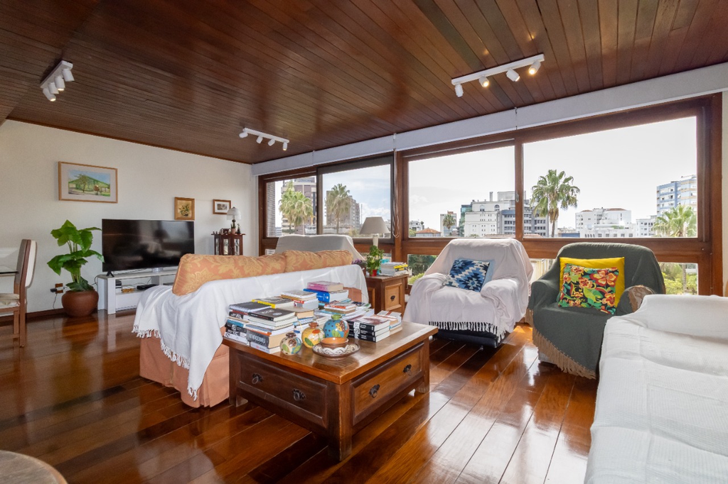Apartamento com 182m², 3 dormitórios no bairro Moinhos de Vento em Porto Alegre para Comprar