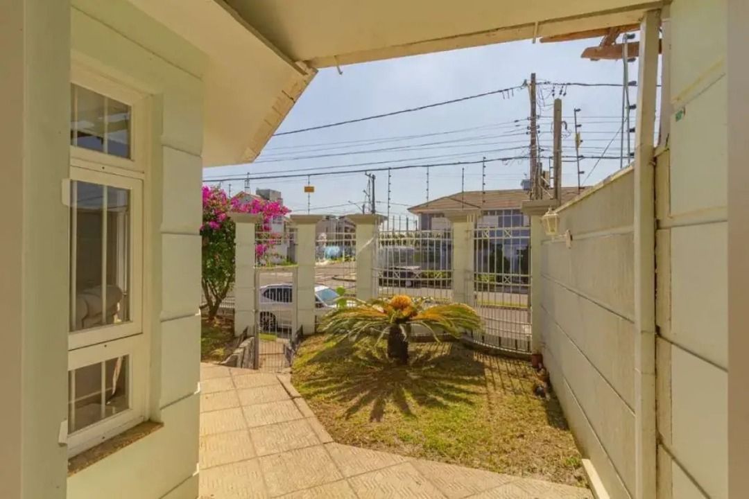 Casa, 4 dormitórios no bairro Marechal Rondon em Canoas para Comprar