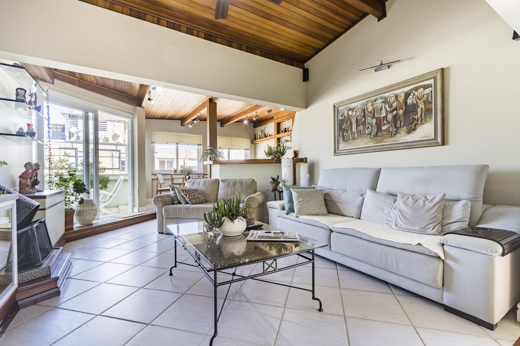 Cobertura com 180m², 3 dormitórios no bairro Centro Histórico em Porto Alegre para Comprar