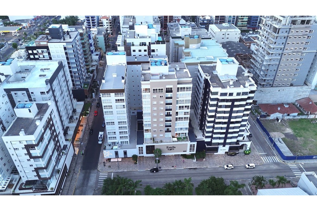 Apartamento com 92m², 3 dormitórios no bairro Navegantes em Capão da Canoa para Comprar