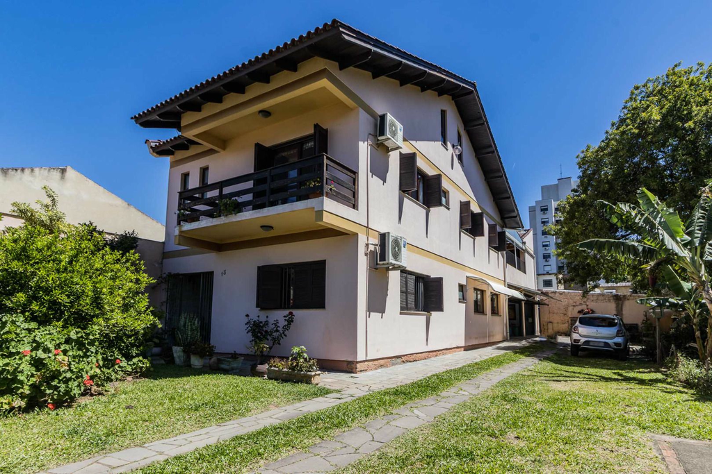 Casa com 292m², 3 dormitórios no bairro Tristeza em Porto Alegre para Comprar
