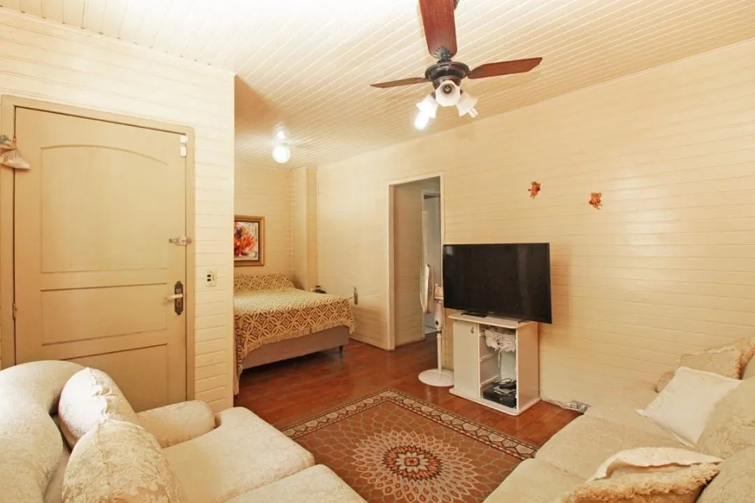 Casa c/ 3 dorm. a venda / Bairro Petrópolis