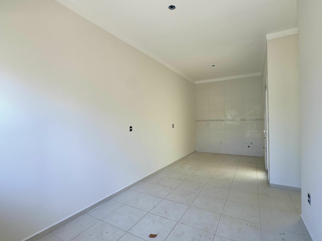 Casa de Condomínio com 47m², 2 dormitórios no bairro Olaria em Canoas para Comprar